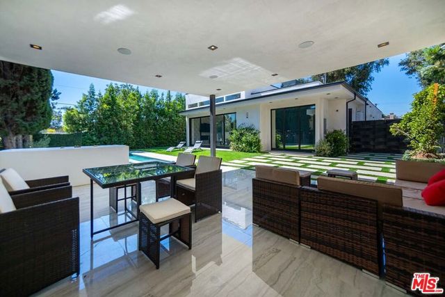 11658 Morrison Street, Valley Village, CA 91601