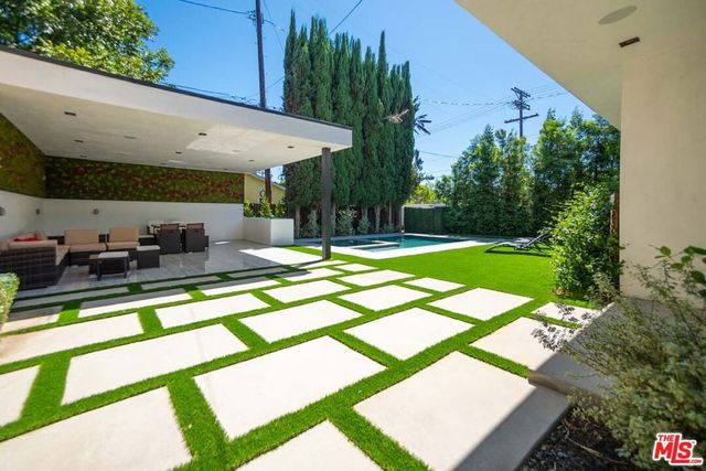 11658 Morrison Street, Valley Village, CA 91601
