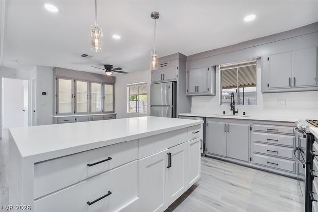 5235 Sir James Way, Las Vegas, NV 89110