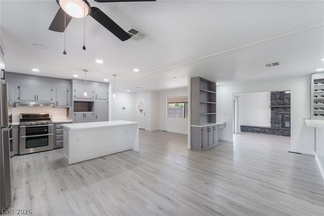 5235 Sir James Way, Las Vegas, NV 89110