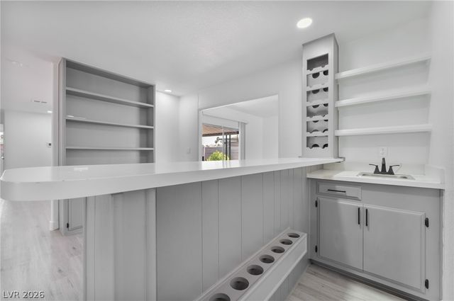 5235 Sir James Way, Las Vegas, NV 89110