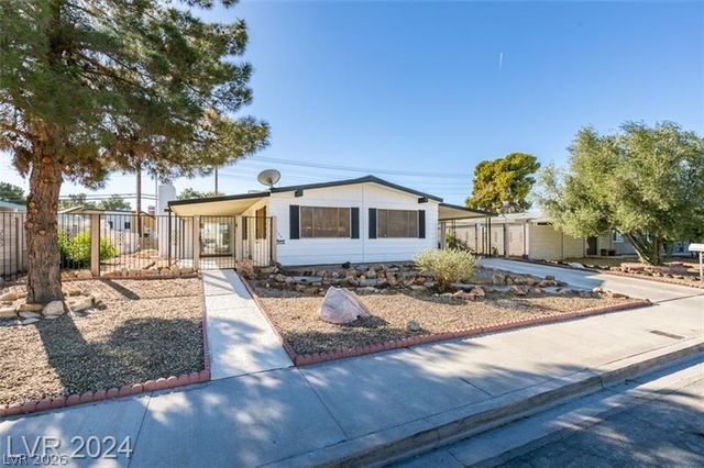 5235 Sir James Way, Las Vegas, NV 89110