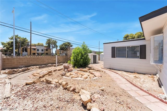 5235 Sir James Way, Las Vegas, NV 89110