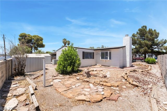 5235 Sir James Way, Las Vegas, NV 89110