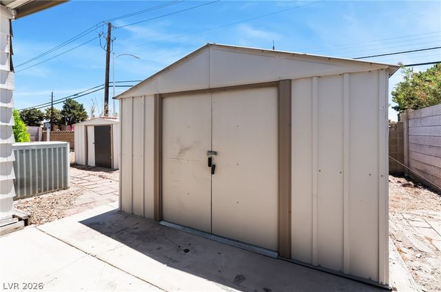 5235 Sir James Way, Las Vegas, NV 89110