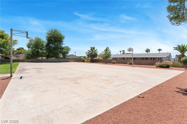 5235 Sir James Way, Las Vegas, NV 89110