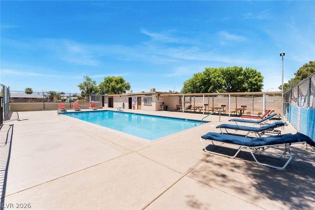 5235 Sir James Way, Las Vegas, NV 89110