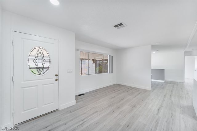5235 Sir James Way, Las Vegas, NV 89110