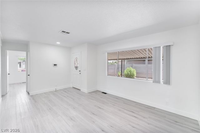 5235 Sir James Way, Las Vegas, NV 89110
