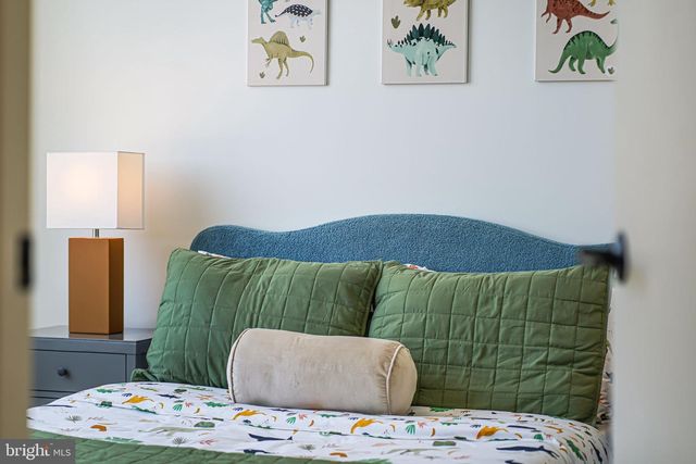 2903 NEWARK ST NW, Washington, DC 20008