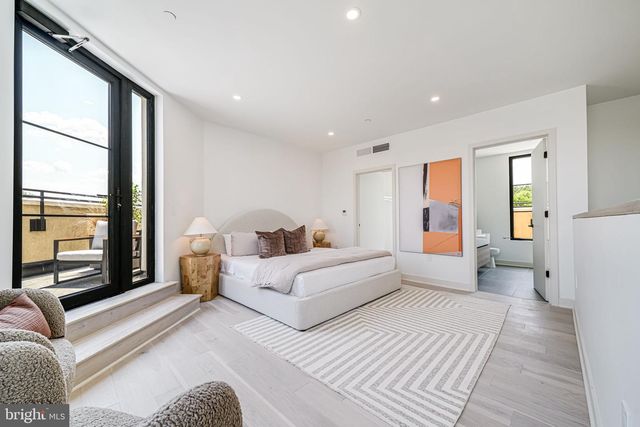 2903 NEWARK ST NW, Washington, DC 20008