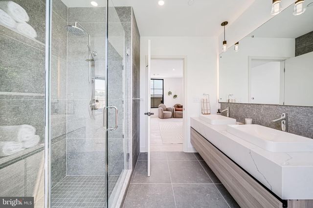 2903 NEWARK ST NW, Washington, DC 20008