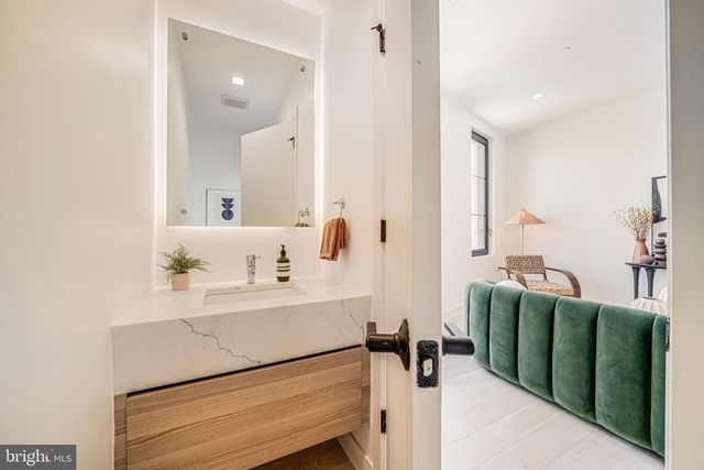 2903 NEWARK ST NW, Washington, DC 20008