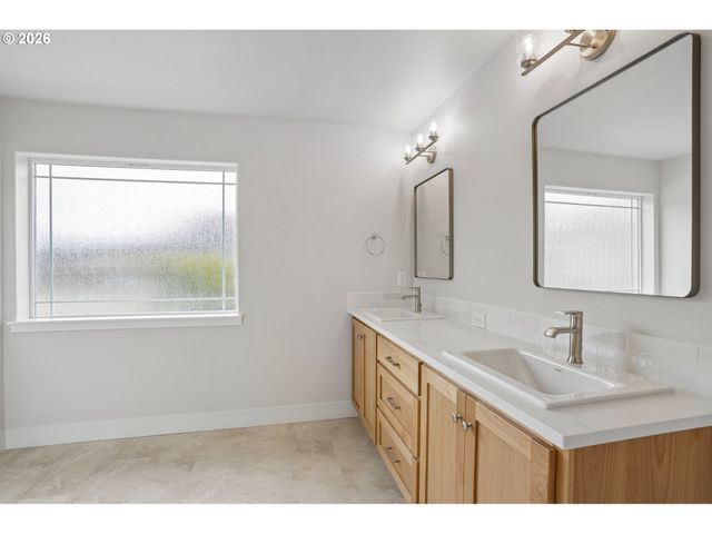 837 Birch St, Kalama, WA 98625