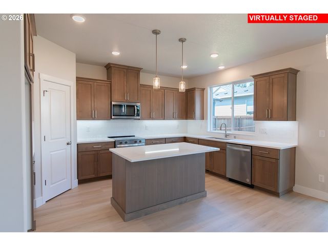 837 Birch St, Kalama, WA 98625