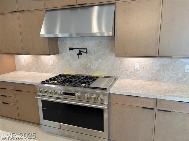 191 Viento Sky Street, Henderson, NV 89012