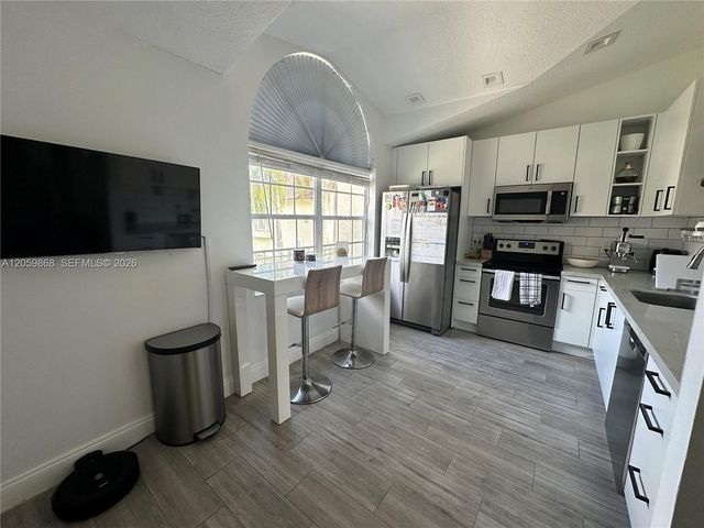 10807 NW 8th Street 7U6, Pembroke Pines, FL 33026