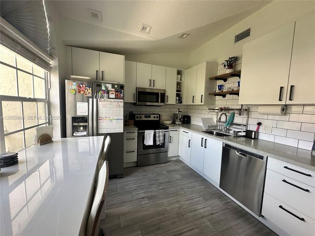 10807 NW 8th Street 7U6, Pembroke Pines, FL 33026