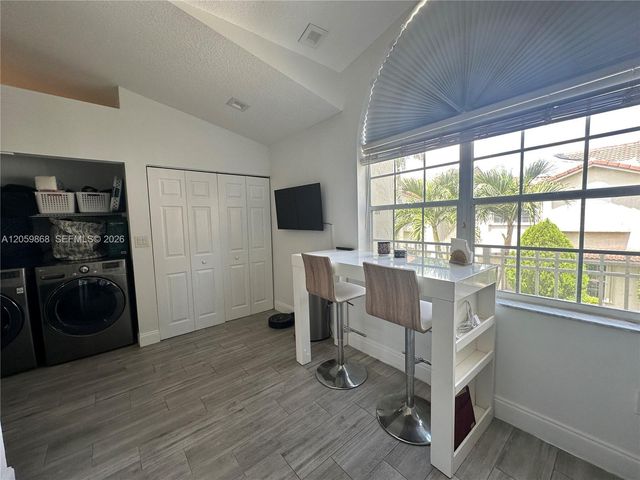 10807 NW 8th Street 7U6, Pembroke Pines, FL 33026