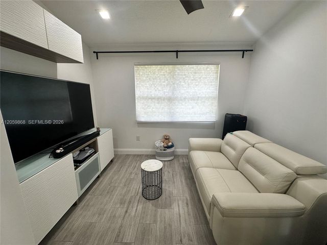 10807 NW 8th Street 7U6, Pembroke Pines, FL 33026