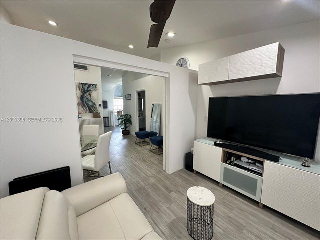 10807 NW 8th Street 7U6, Pembroke Pines, FL 33026