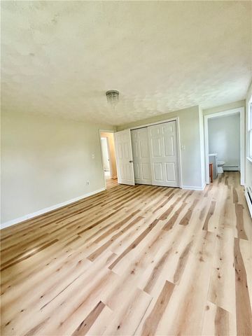 1069 Green End Avenue, Middletown, RI 02842