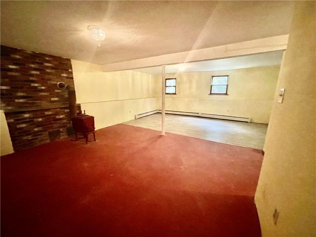 1069 Green End Avenue, Middletown, RI 02842