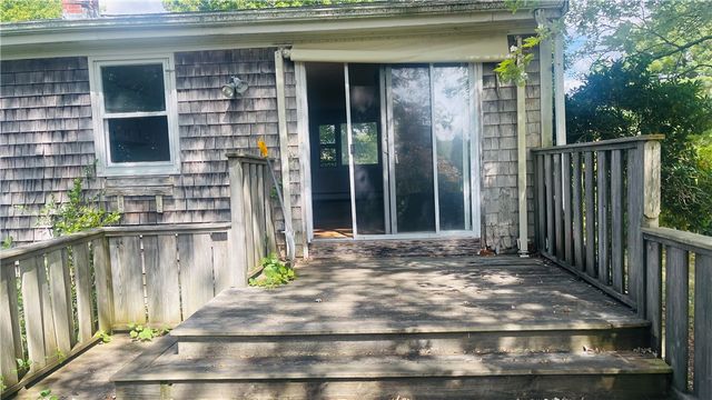 1069 Green End Avenue, Middletown, RI 02842