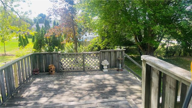 1069 Green End Avenue, Middletown, RI 02842