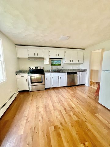 1069 Green End Avenue, Middletown, RI 02842