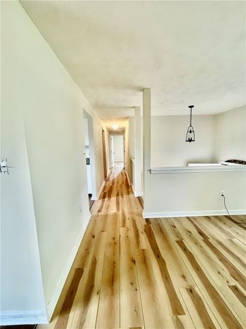1069 Green End Avenue, Middletown, RI 02842