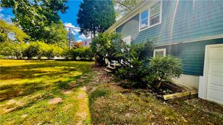 1069 Green End Avenue, Middletown, RI 02842