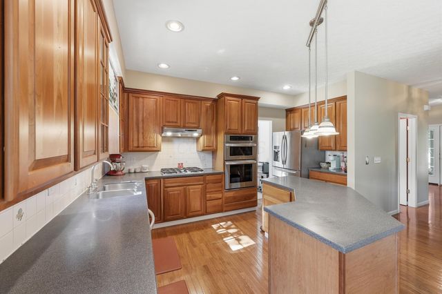 3193 Walkerview Drive, Hilliard, OH 43026