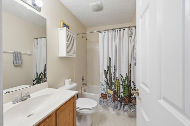 3193 Walkerview Drive, Hilliard, OH 43026