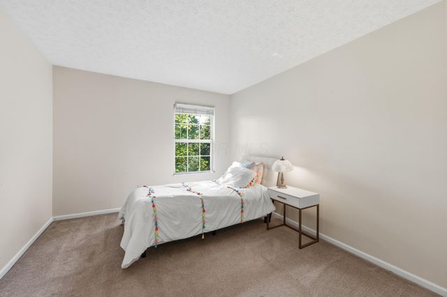 3193 Walkerview Drive, Hilliard, OH 43026