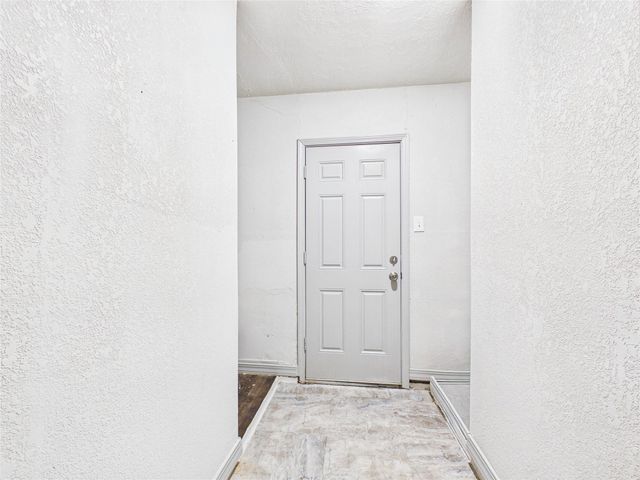 302 Sycamore Drive, Hitchcock, TX 77563
