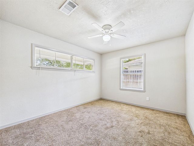 302 Sycamore Drive, Hitchcock, TX 77563