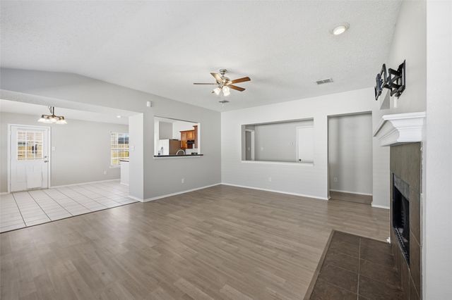 1665 Crown Point Drive, Little Elm, TX 75036