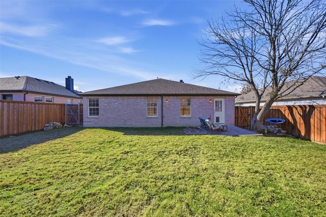 1665 Crown Point Drive, Little Elm, TX 75036