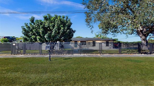 27200 SW 162nd Ave, Homestead, FL 33031