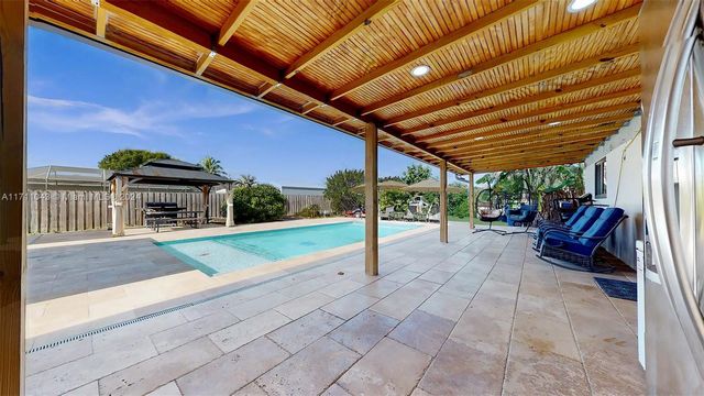 27200 SW 162nd Ave, Homestead, FL 33031