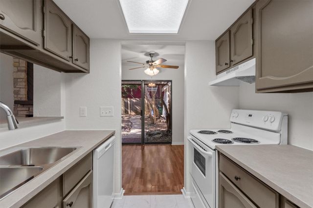 1808 Cinnamon PATH, Austin, TX 78704