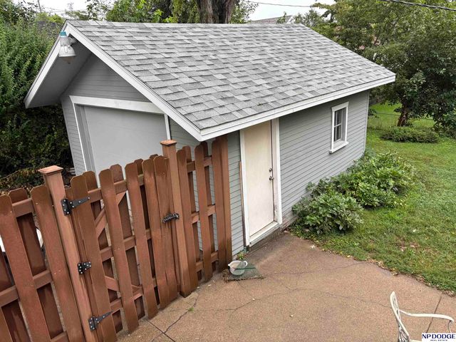 4831 Pine Street, Omaha, NE 68106