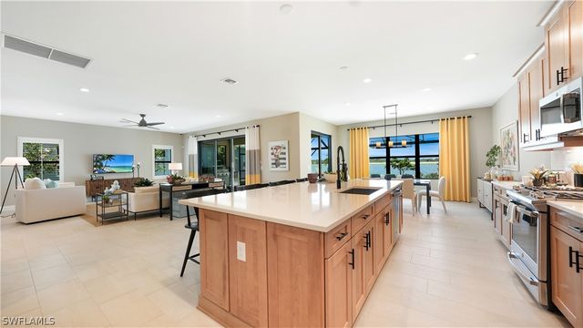 4243 Pegasus WAY, Naples, FL 34120