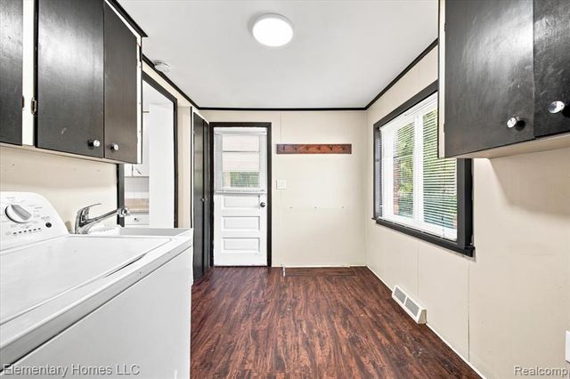 31709 Grove, Fraser, MI 48026