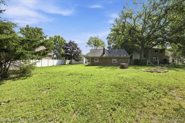 31709 Grove, Fraser, MI 48026