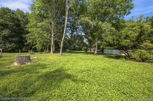 31709 Grove, Fraser, MI 48026