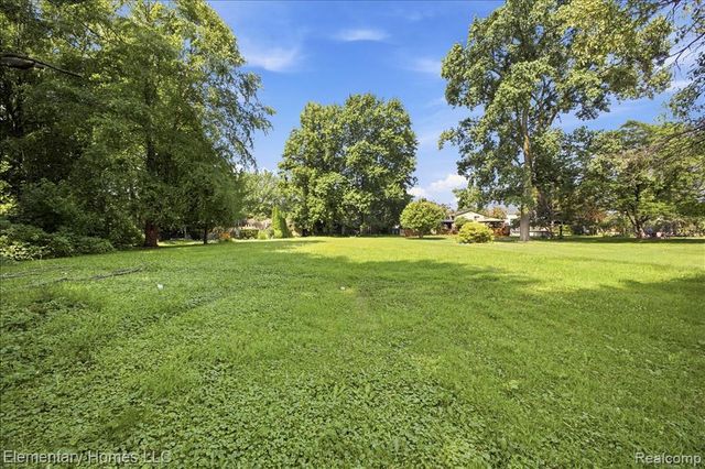 31709 Grove, Fraser, MI 48026
