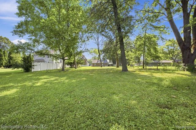 31709 Grove, Fraser, MI 48026
