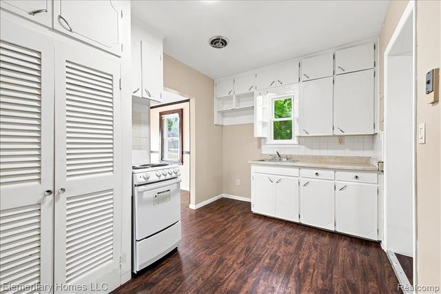 31709 Grove, Fraser, MI 48026